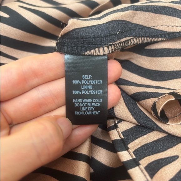 NWT Lulu’s Won’t be Tamed tiger print ruffle satin dress small V-neck midi dress - Picture 17 of 17